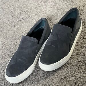 Vince Camuto slip on sneakers